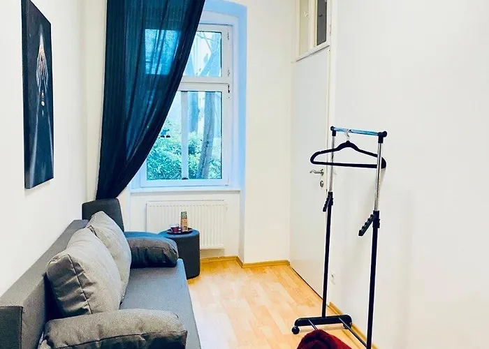 Comfy 3br For Groups, 10-min To Waehringer Park Apartment